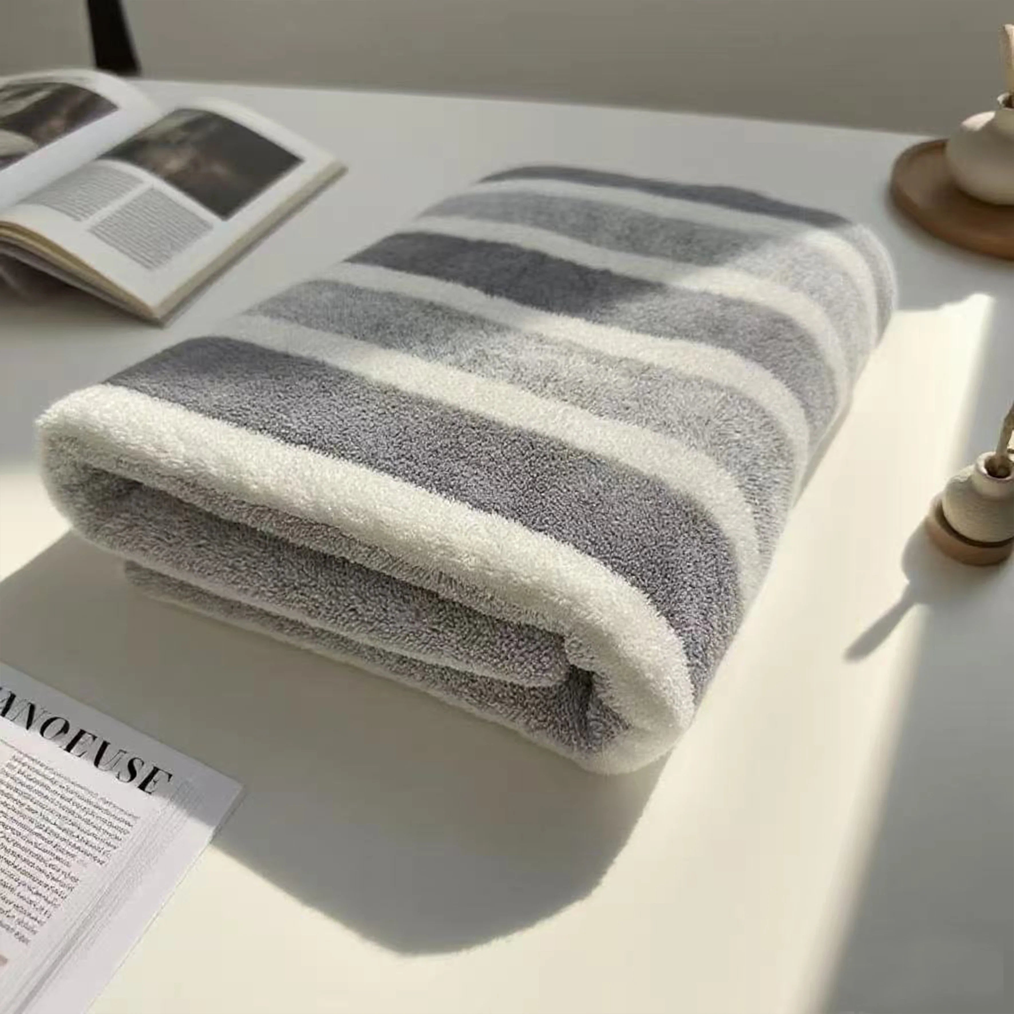 1-Pack Thick Striped Bath Towel – Quick-Dry, Highly Absorbent, Non-Shedding Polyester for Beach & Home