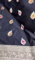 Beautiful Flowy Fabric Zari Weaved Banarasi Mashru Silk Saree
