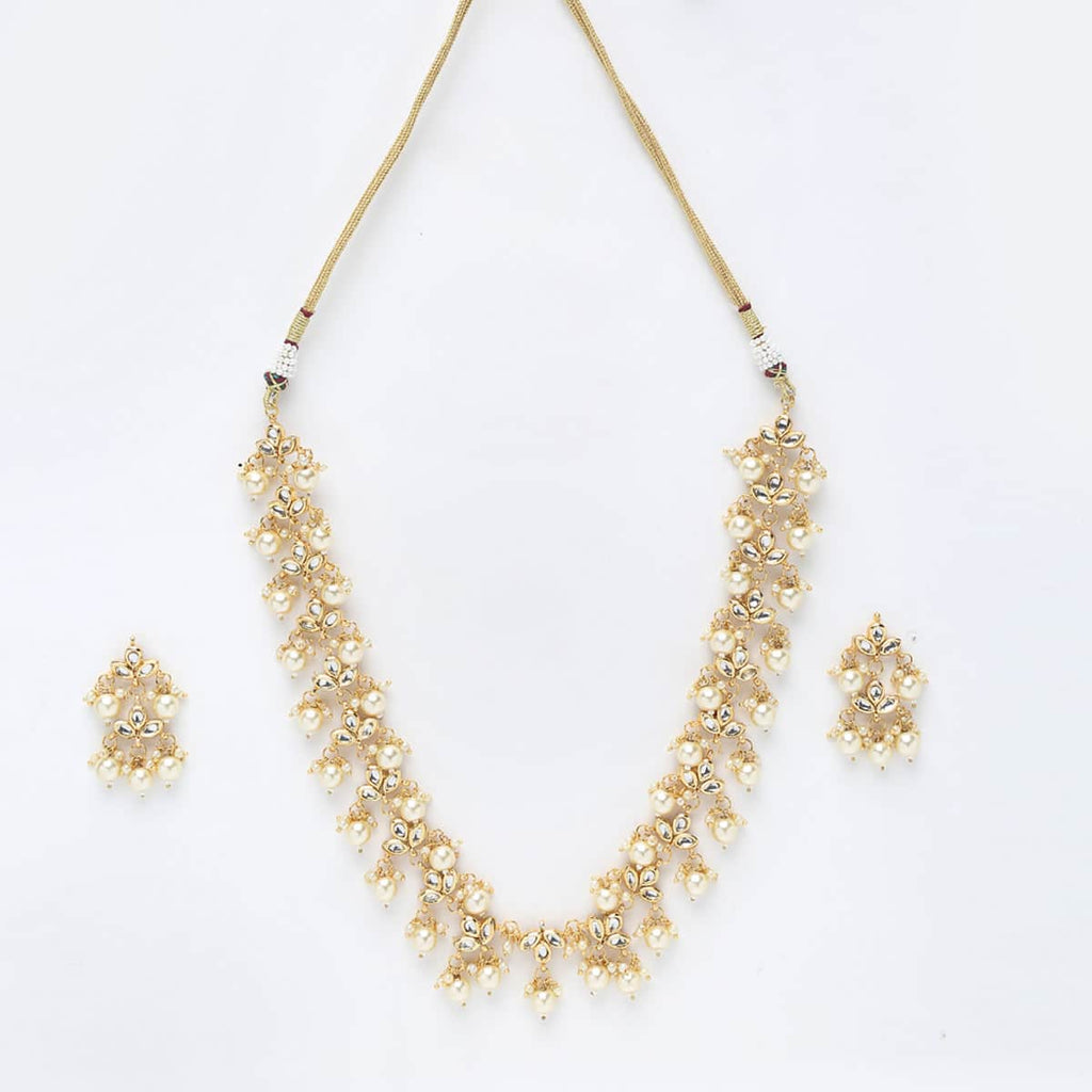 Beautiful Kundan Necklace With Earrings Set