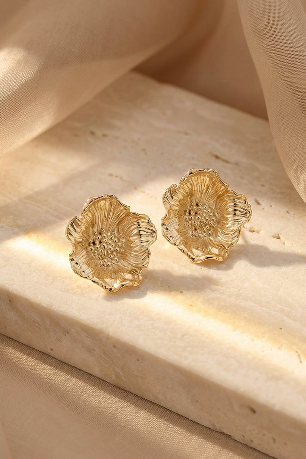 Poppy Studs Gold