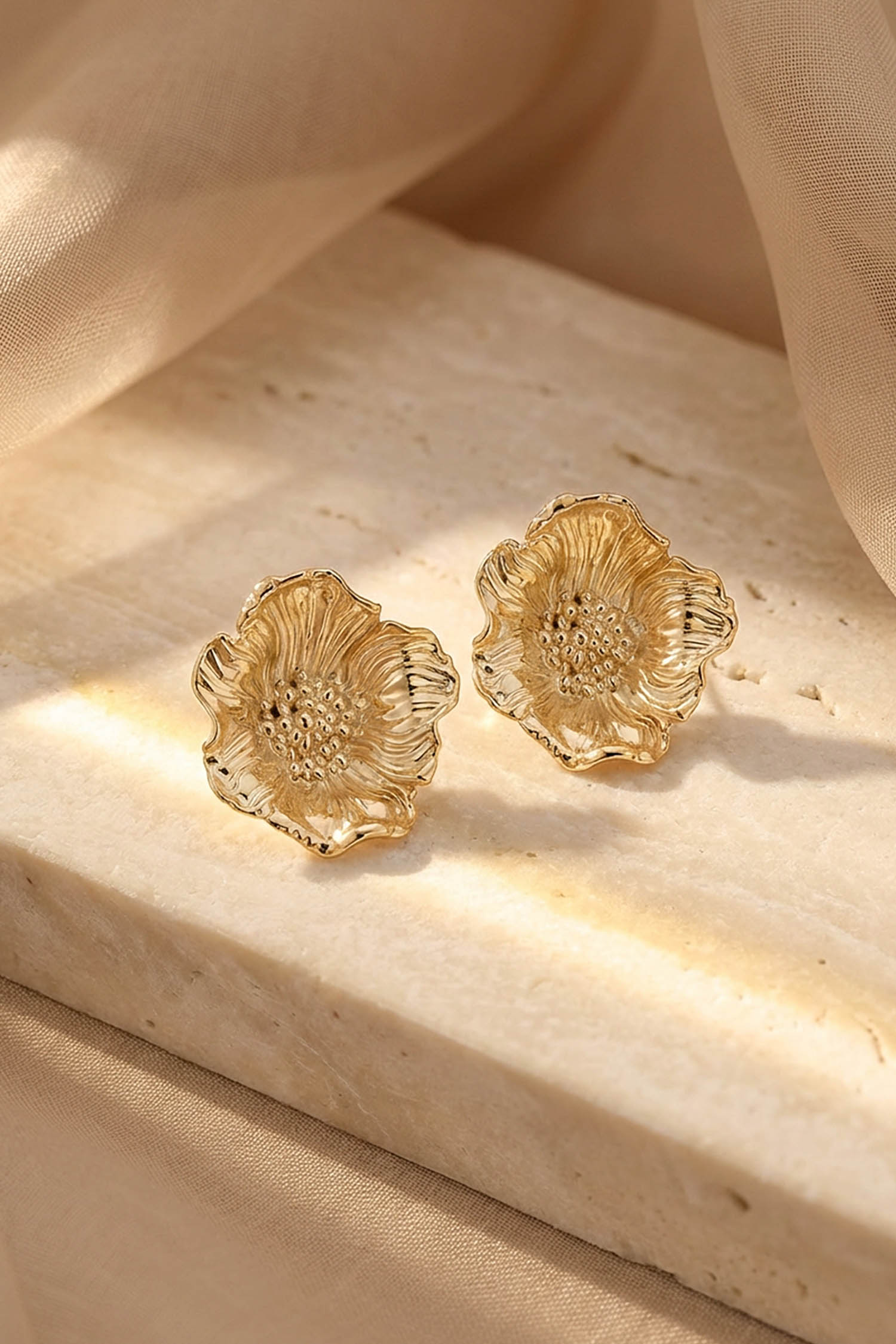 Poppy Studs Gold
