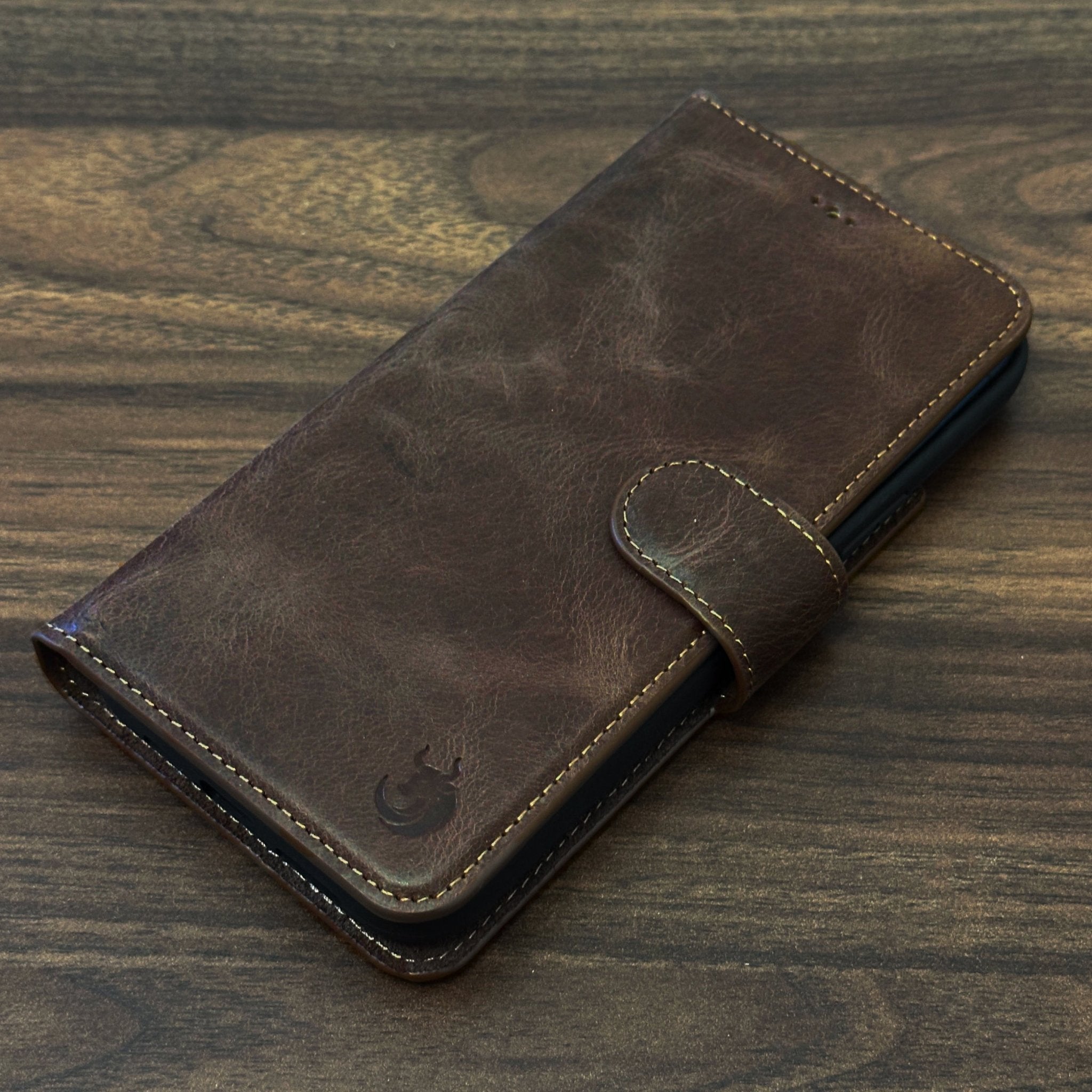 Vegas Premium Leather iPhone 15 Pro Max Wallet Case with MagSafe | Detachable RFID Blocking Luxury Wallet